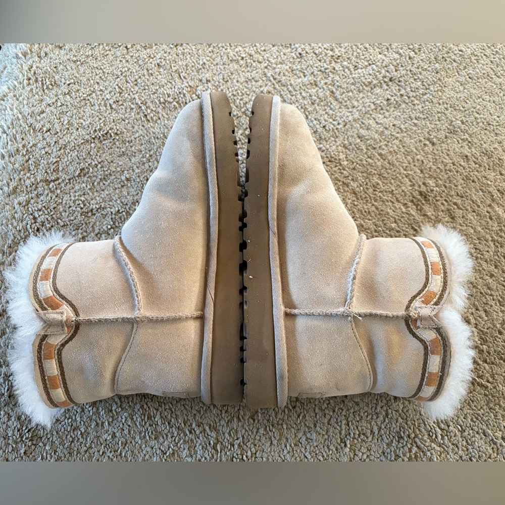 UGG women’s Embroidery Suede boots size 5.